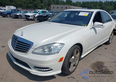 2010 Mercedes-Benz S 550 4Matic из США, поврежденный, VIN WDDNG8GB9AA331703